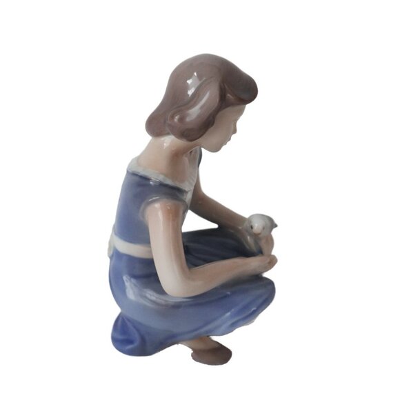 Vintage Bing and Grondahl  B&G Kjøbenhavn Denmark Girl With Bird 2340 Porcelain - Picture 4 of 6